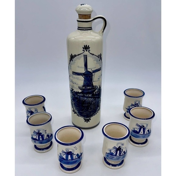 VINTAGE DELFT Blue Hand-painted DECANTER w/Cork with 6 Ceramic Raised Shot Cups - Picture 3 of 12